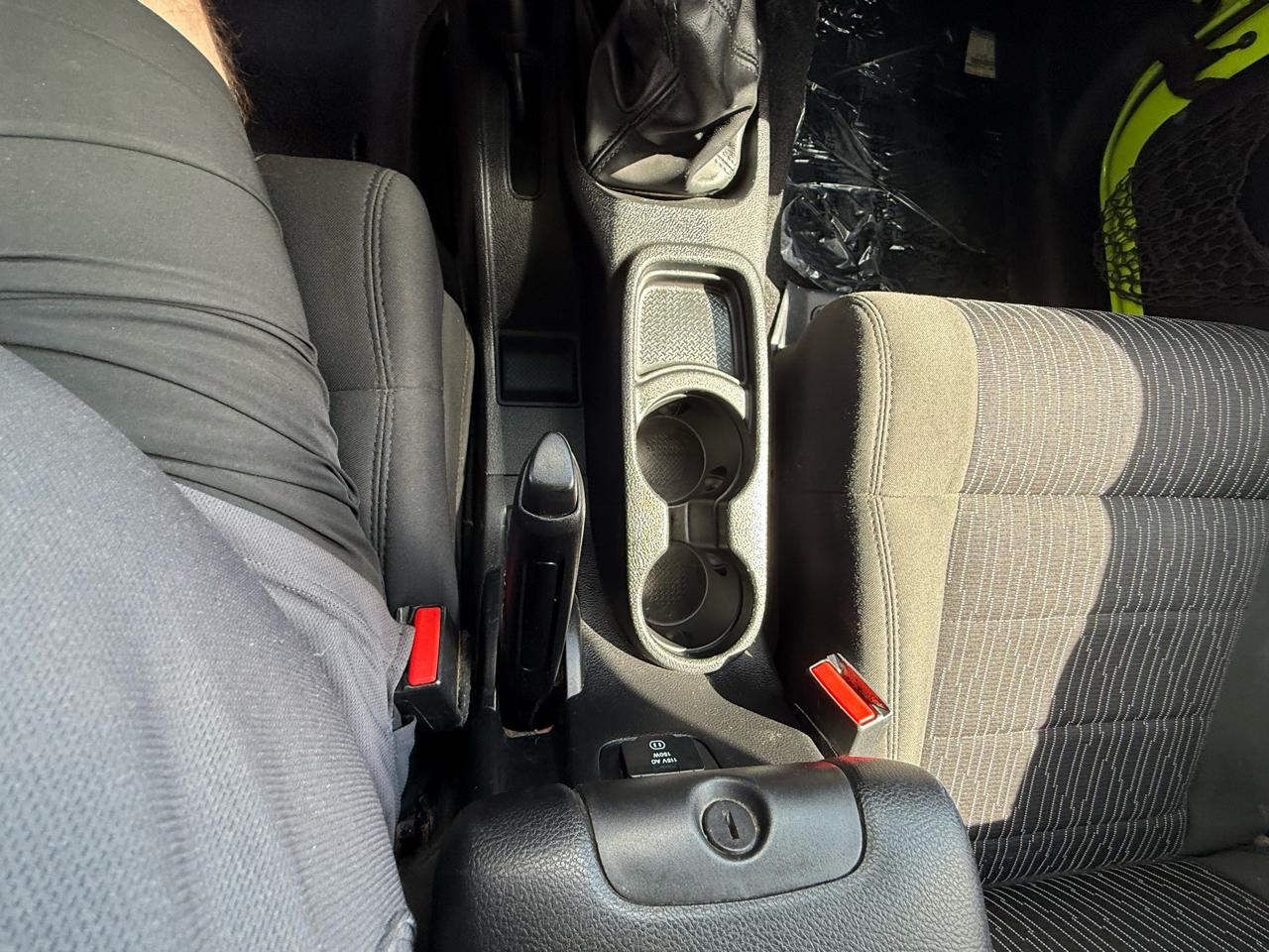 Jeep Wrangler Unlimited 4WD 4dr Sahara 2012
