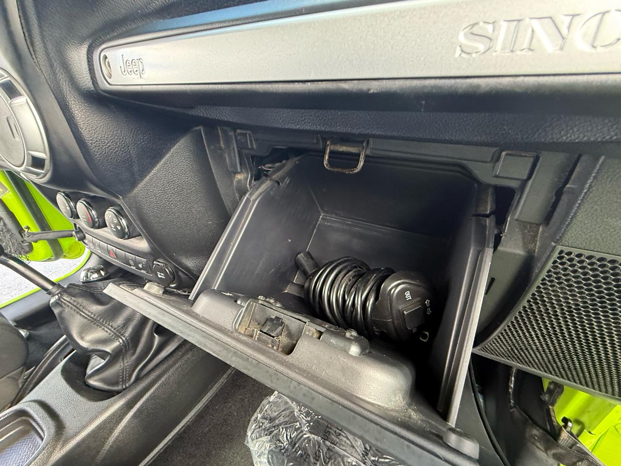 Jeep Wrangler Unlimited 4WD 4dr Sahara 2012