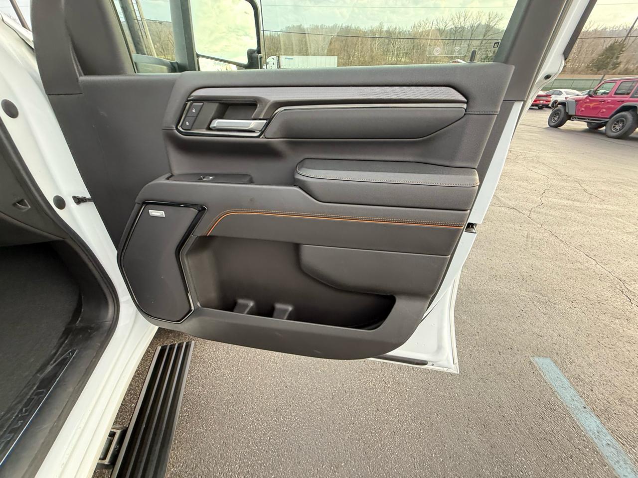 GMC Sierra 2500HD 4WD Crew Cab 159" AT4 2024