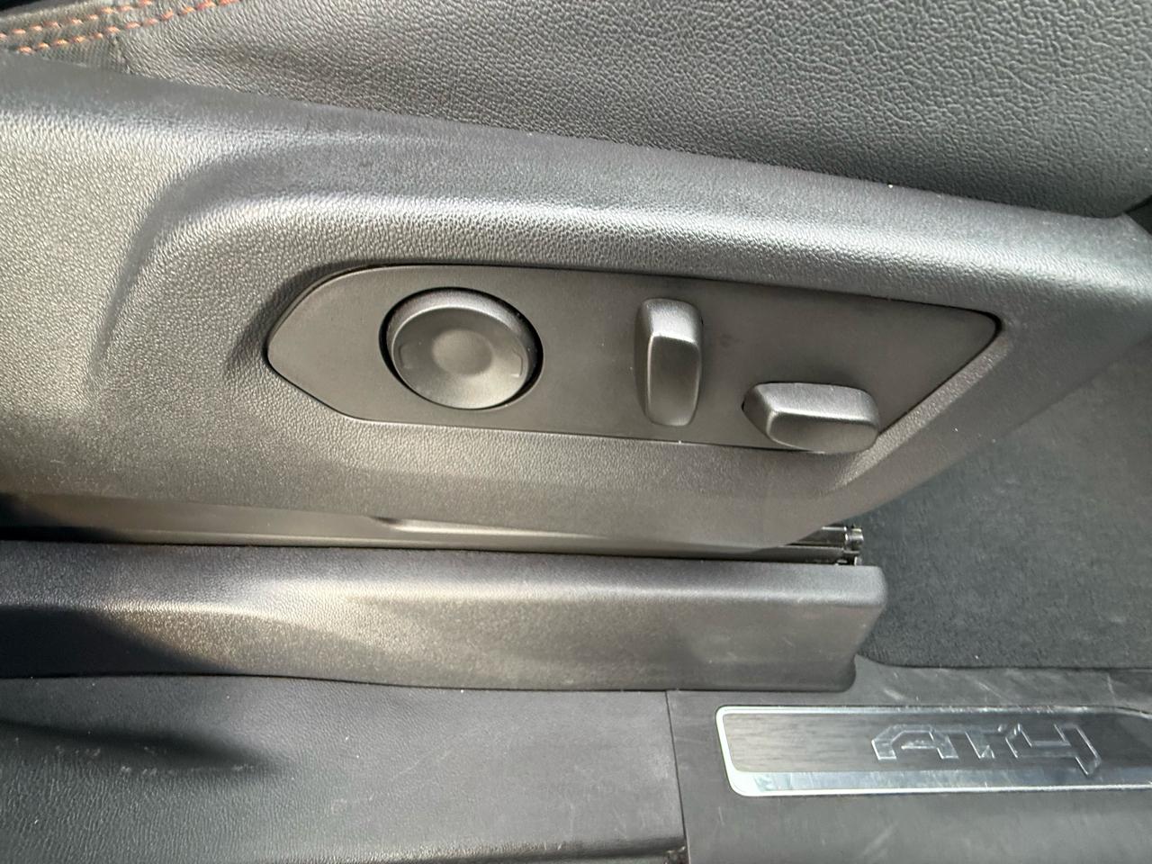 GMC Sierra 2500HD 4WD Crew Cab 159" AT4 2024