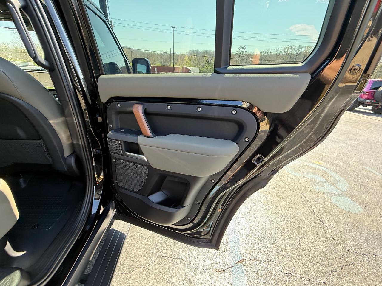 Land Rover Defender 110 X AWD 2023