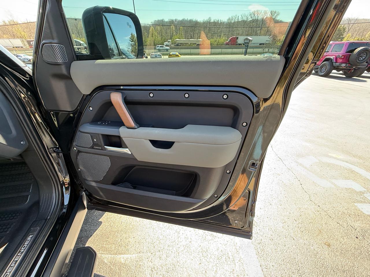 Land Rover Defender 110 X AWD 2023