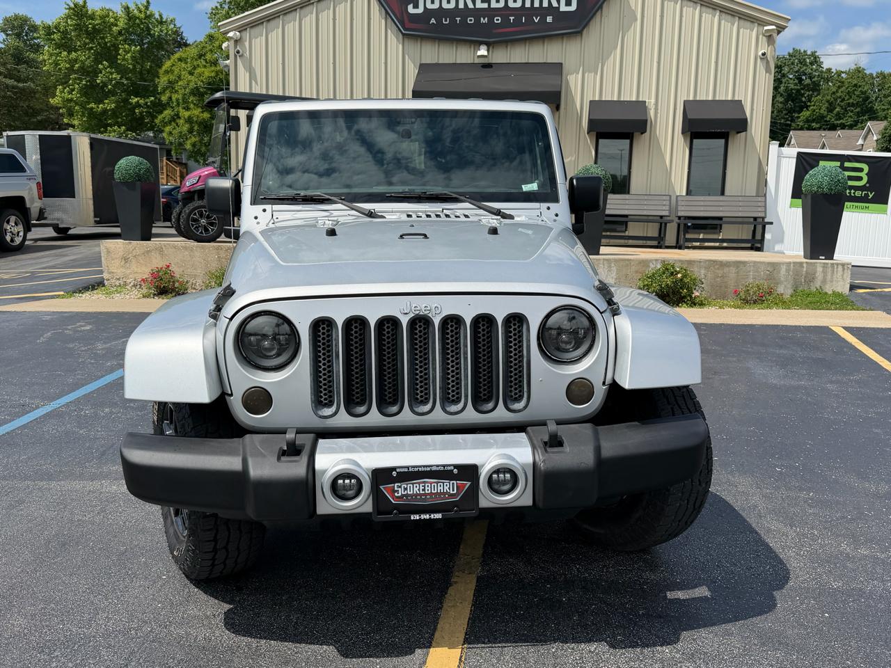 Jeep Wrangler 4WD 2dr Sahara 2011