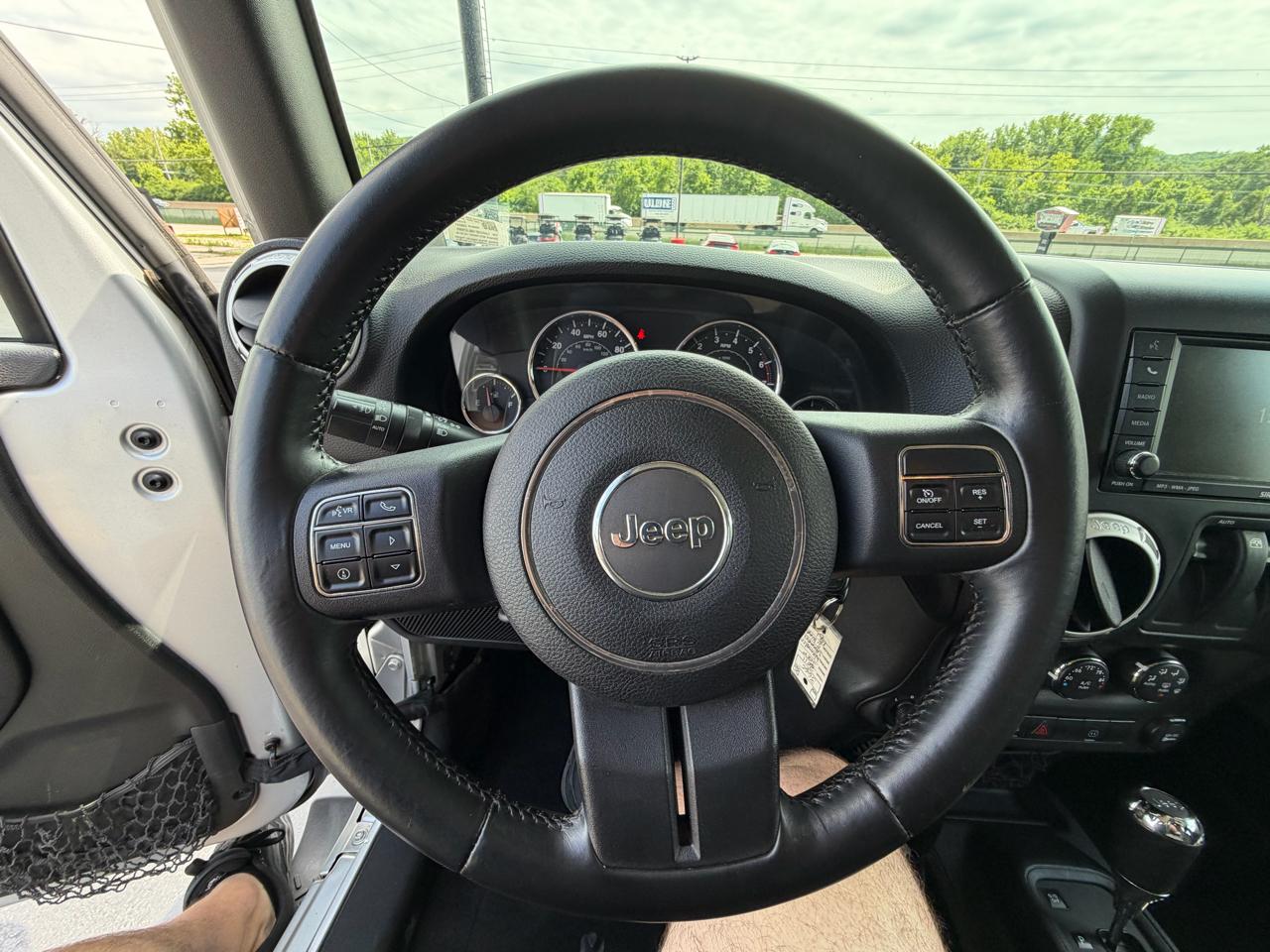Jeep Wrangler 4WD 2dr Sahara 2011