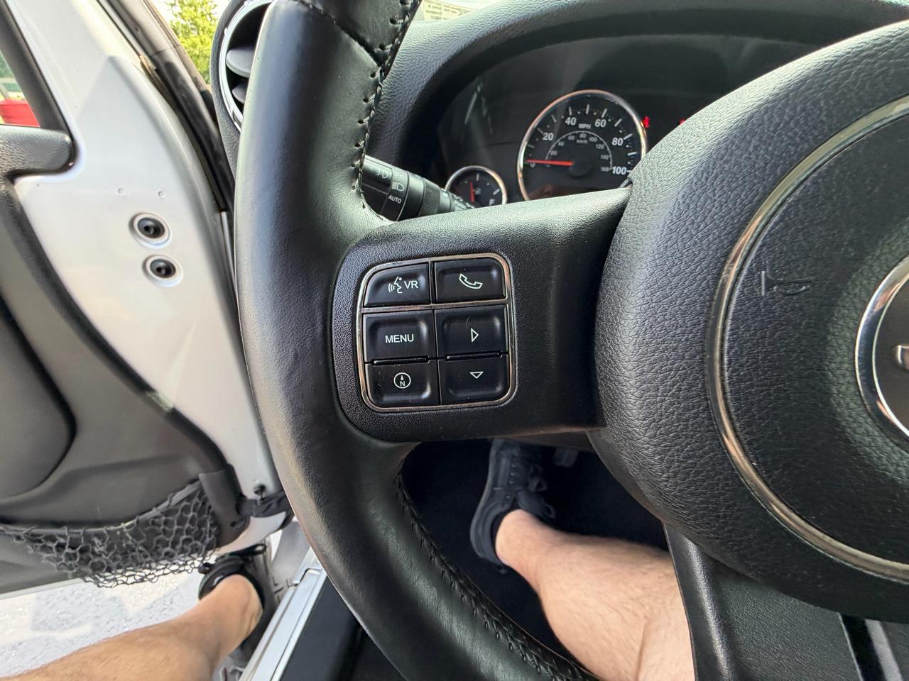 Jeep Wrangler 4WD 2dr Sahara 2011