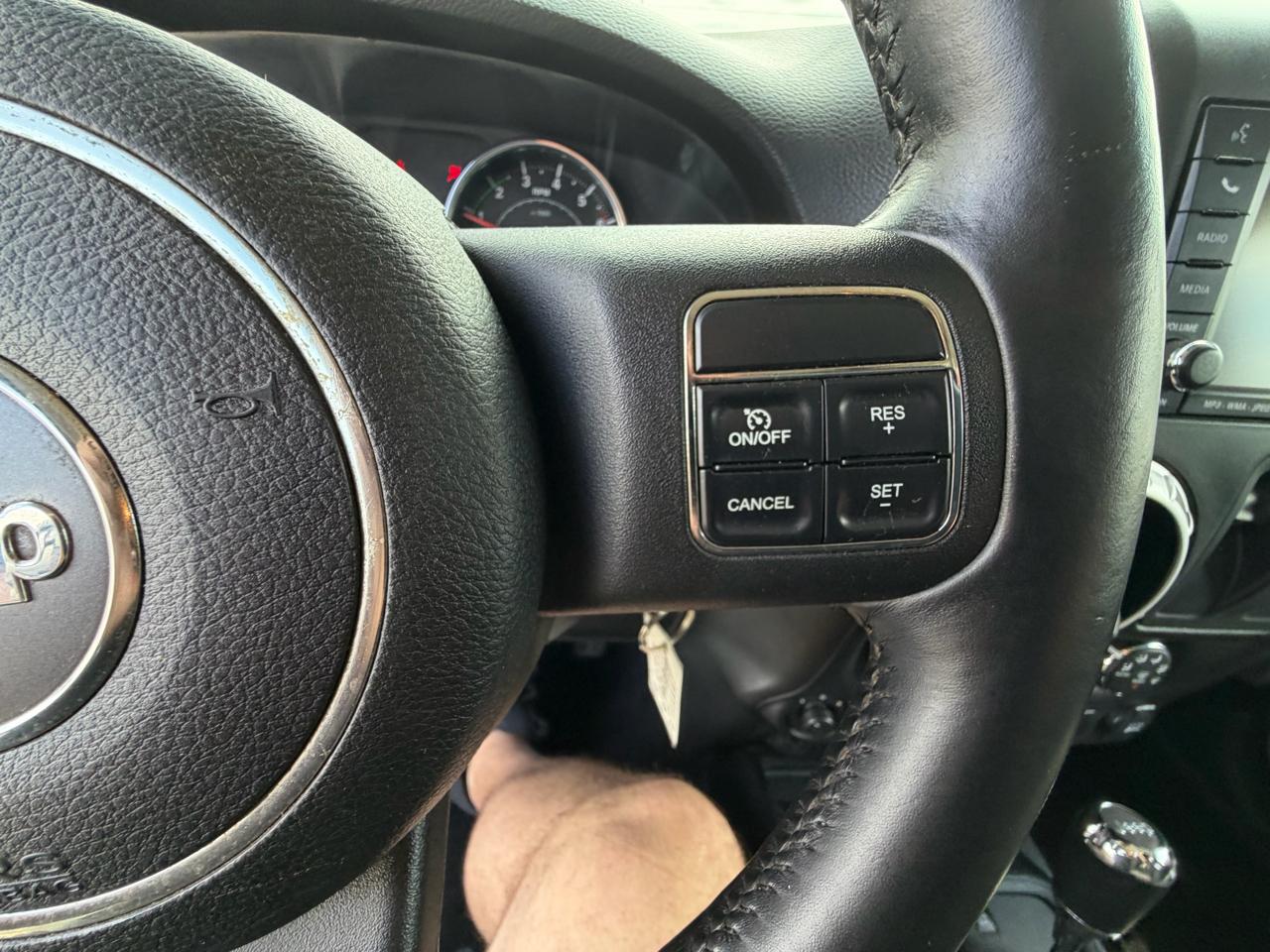 Jeep Wrangler 4WD 2dr Sahara 2011