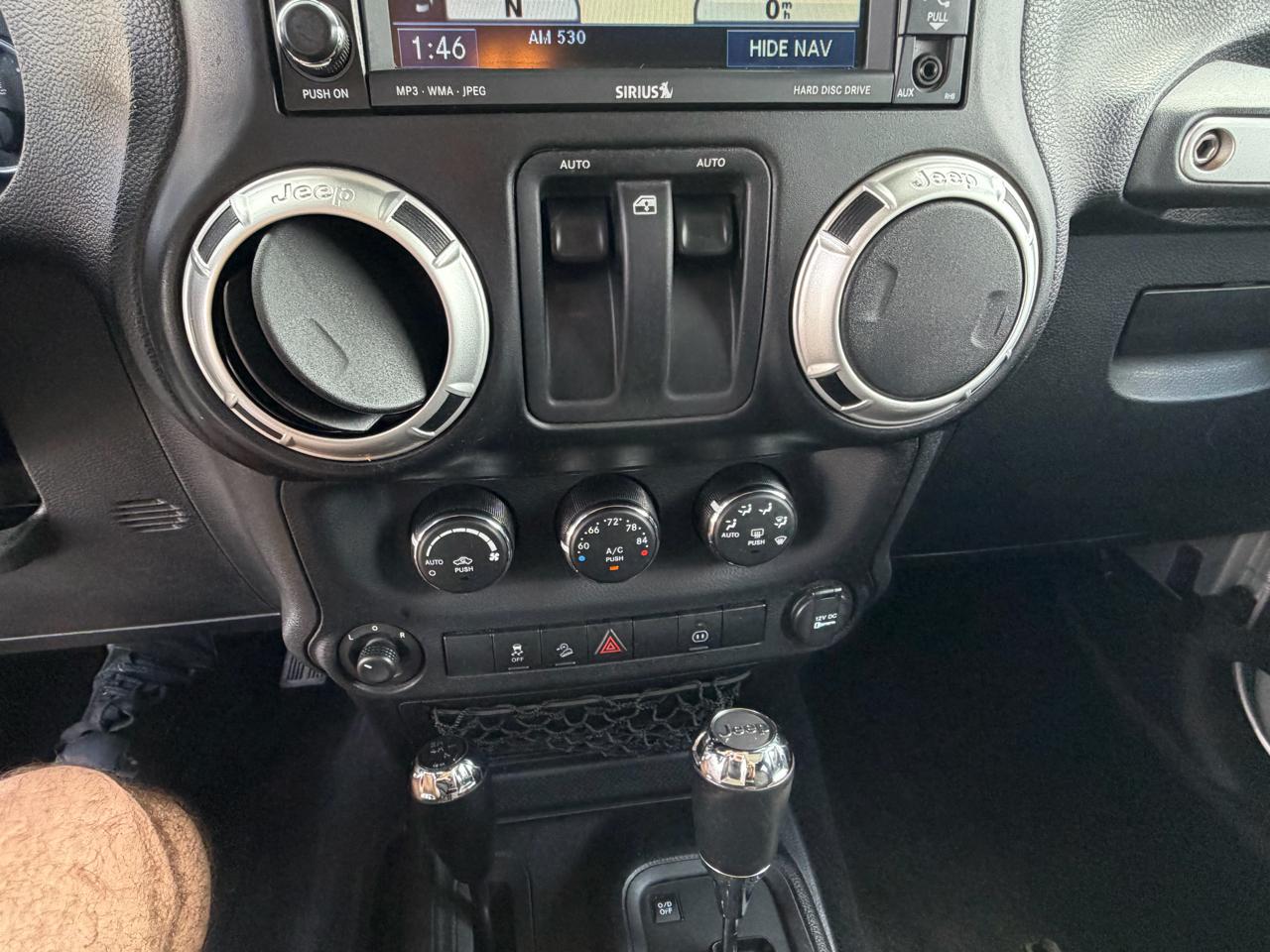 Jeep Wrangler 4WD 2dr Sahara 2011