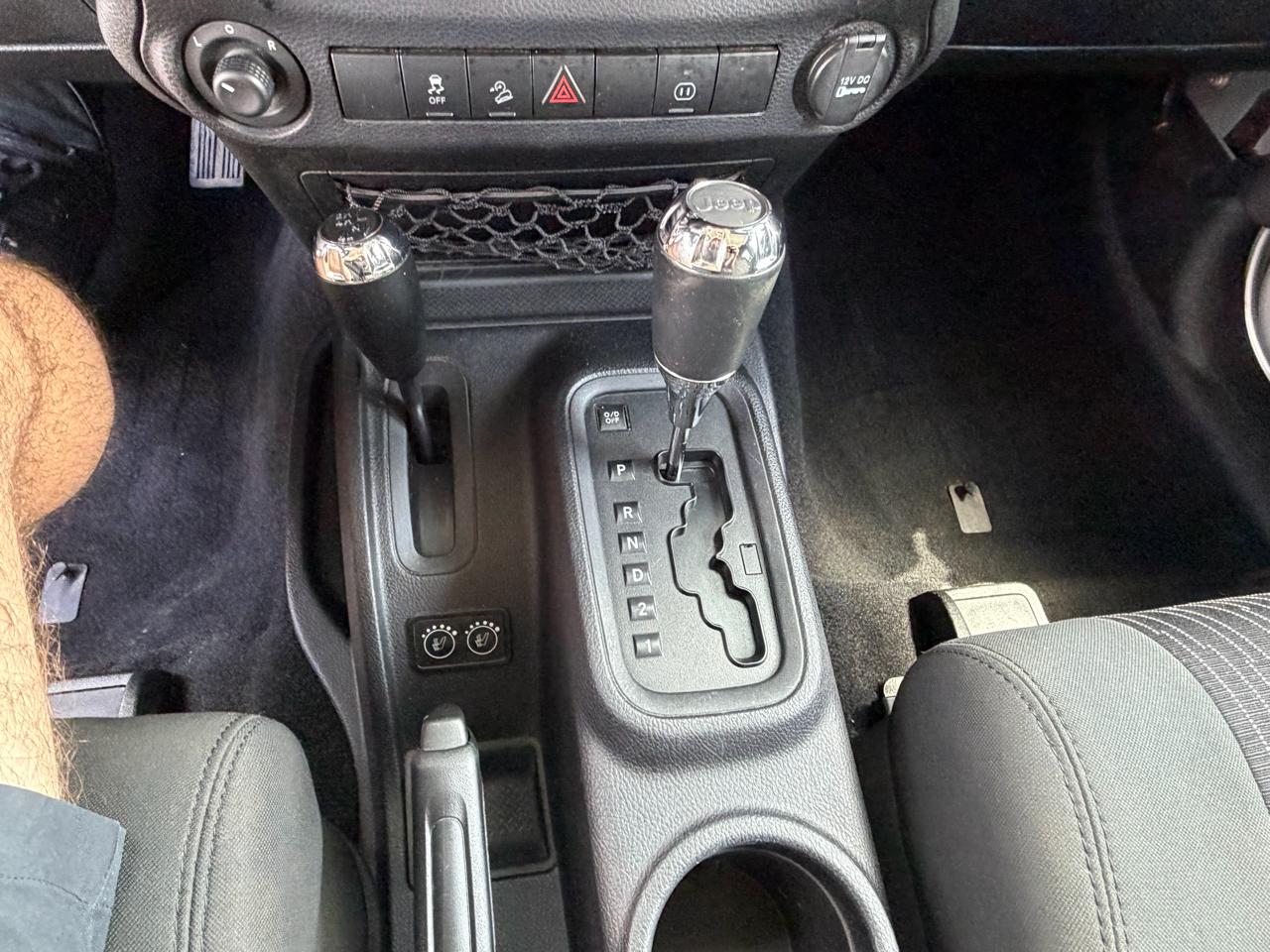 Jeep Wrangler 4WD 2dr Sahara 2011