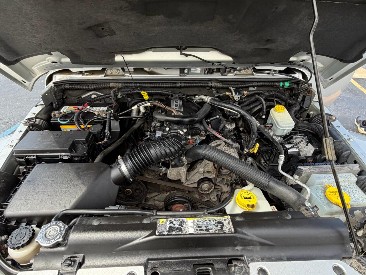 Jeep Wrangler 4WD 2dr Sahara 2011