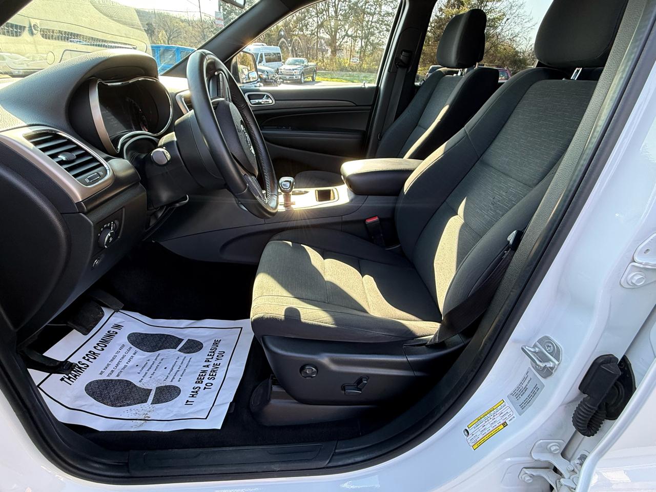 Jeep Grand Cherokee 4WD 4dr Laredo 2015