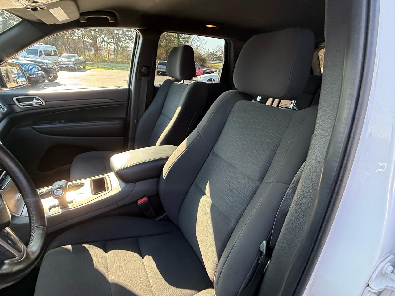 Jeep Grand Cherokee 4WD 4dr Laredo 2015