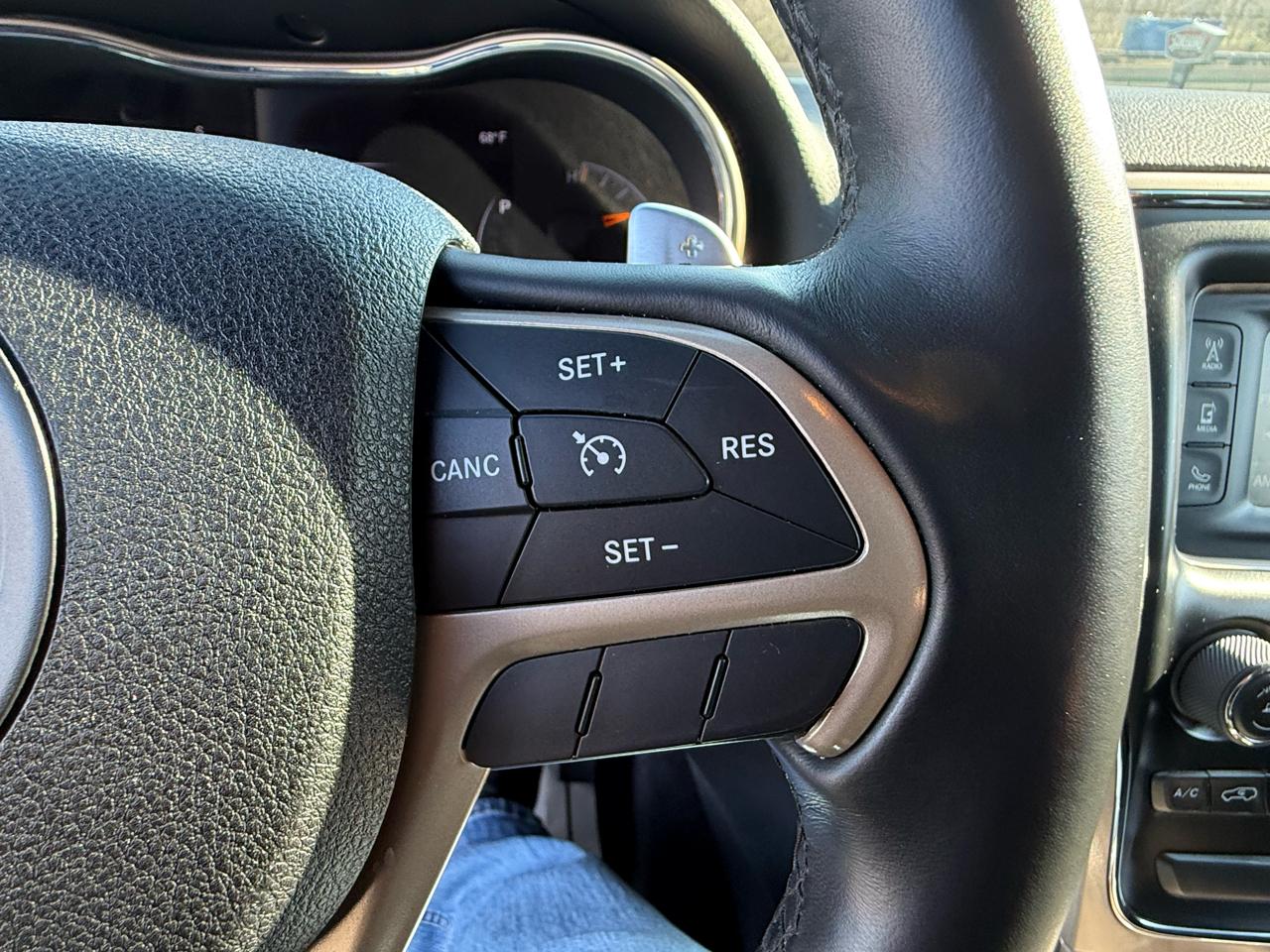 Jeep Grand Cherokee 4WD 4dr Laredo 2015