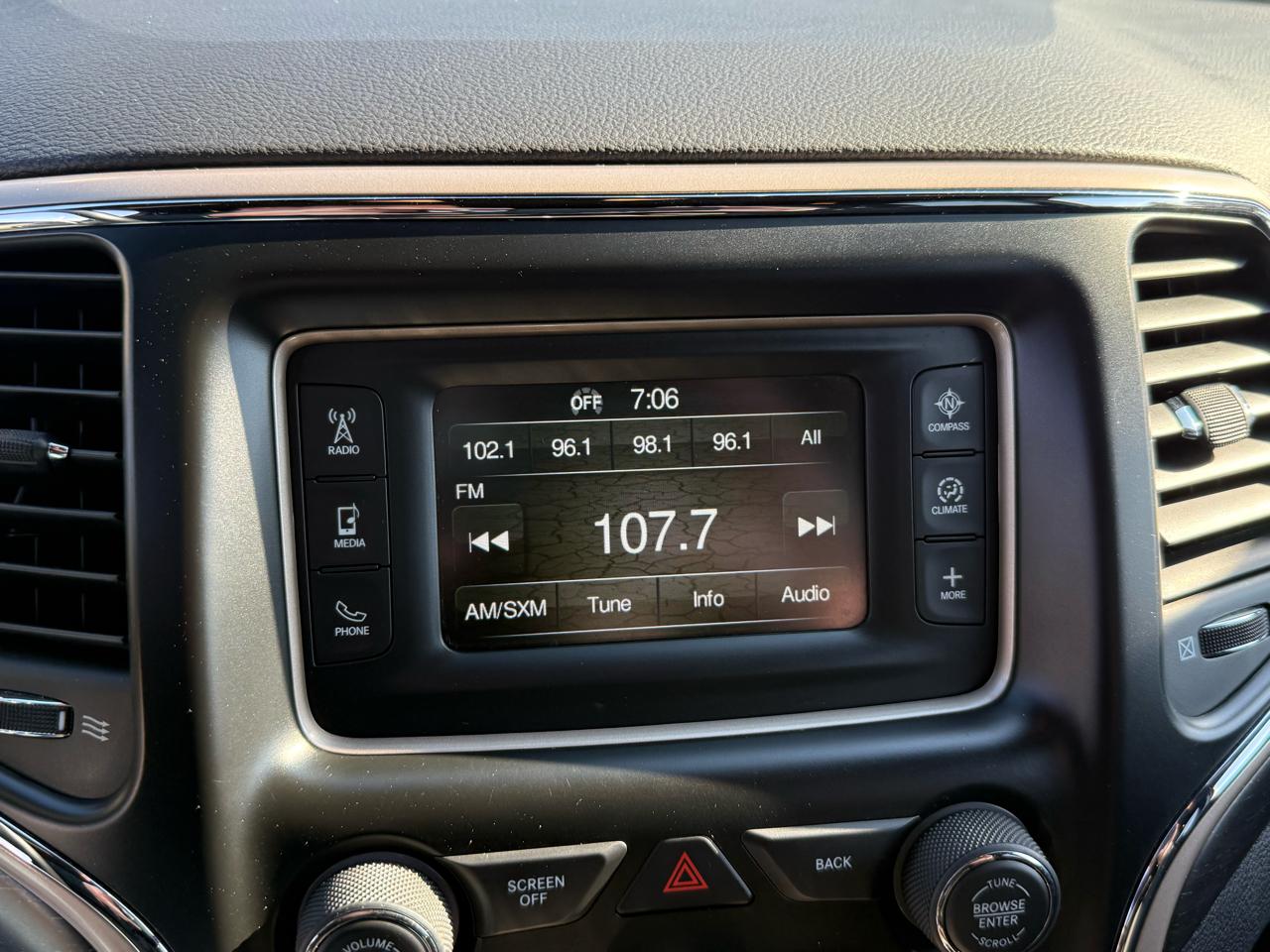 Jeep Grand Cherokee 4WD 4dr Laredo 2015