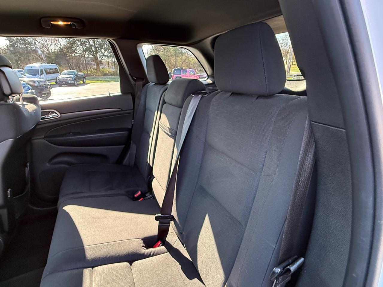 Jeep Grand Cherokee 4WD 4dr Laredo 2015