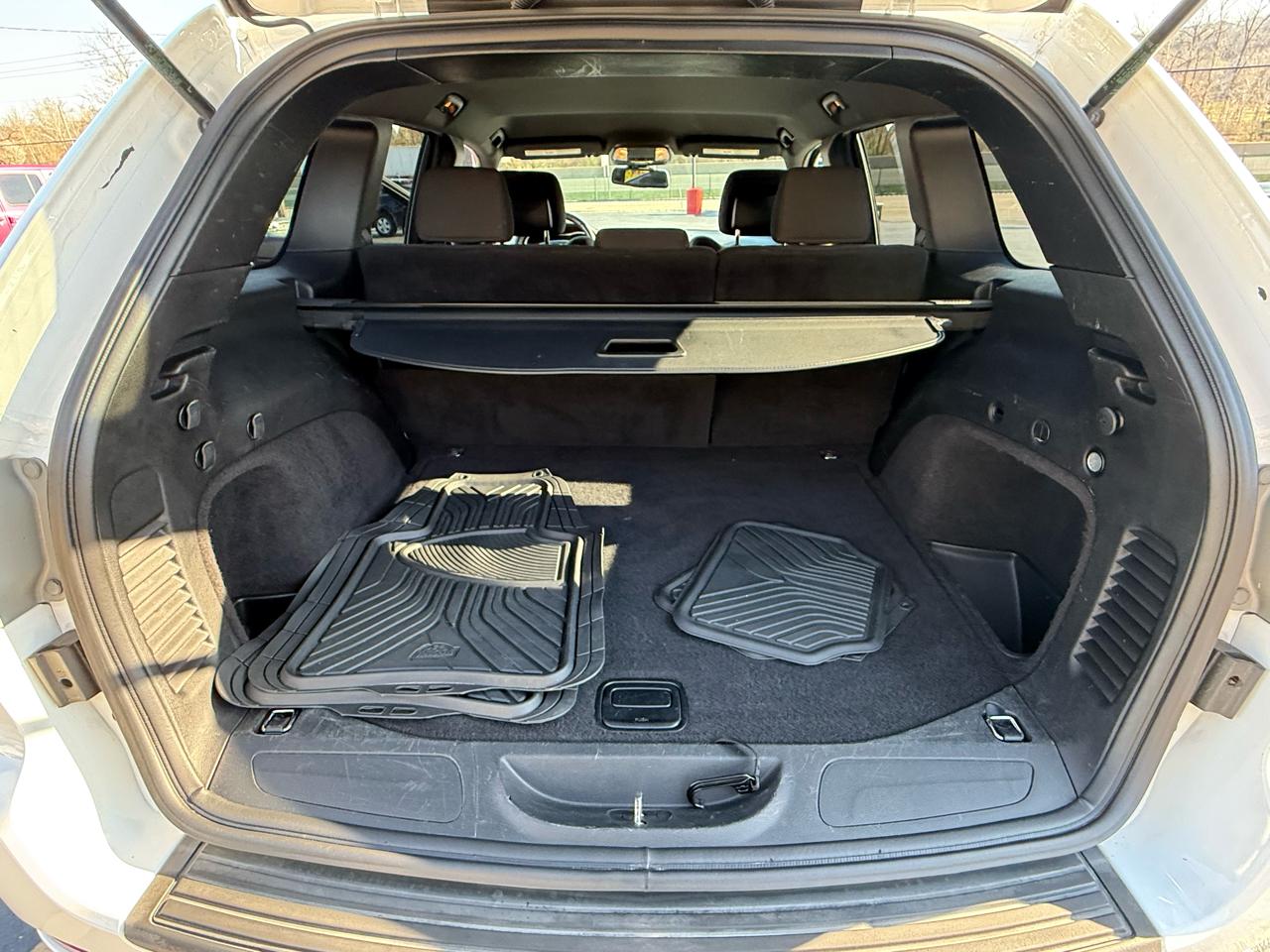 Jeep Grand Cherokee 4WD 4dr Laredo 2015