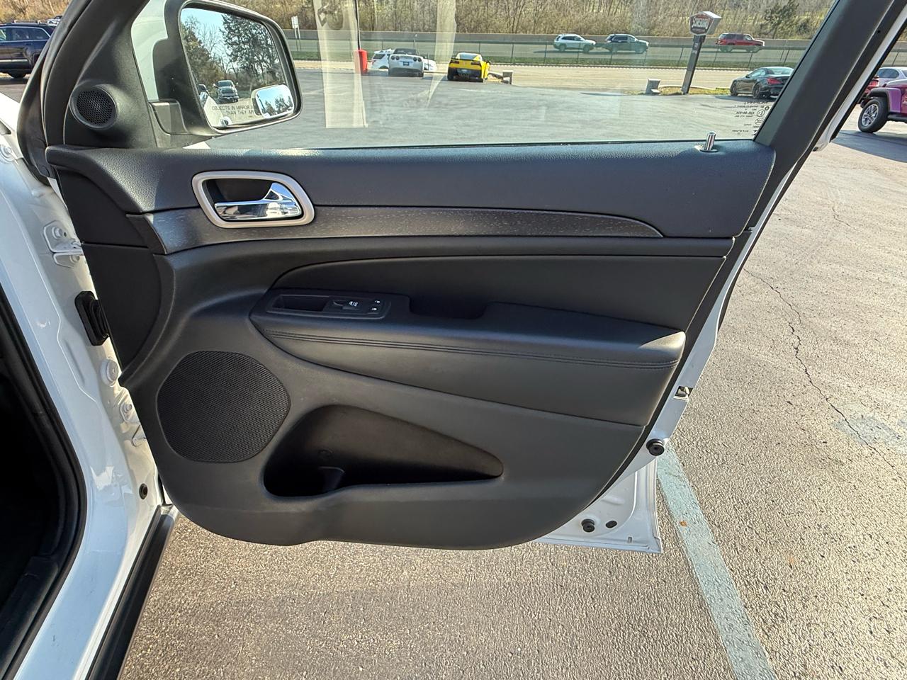 Jeep Grand Cherokee 4WD 4dr Laredo 2015