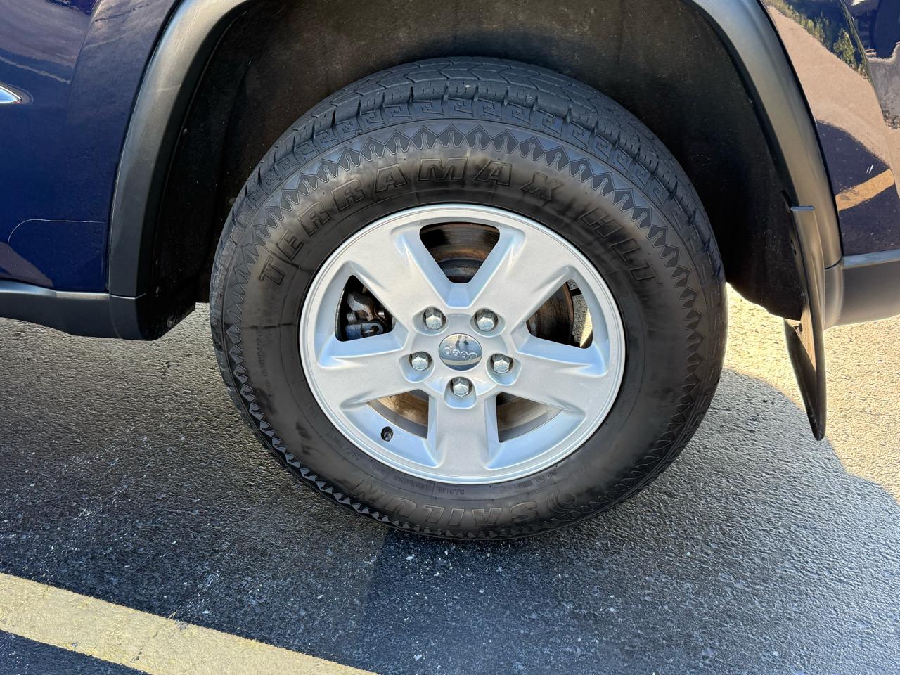 Jeep Grand Cherokee 4WD 4dr Laredo 2012