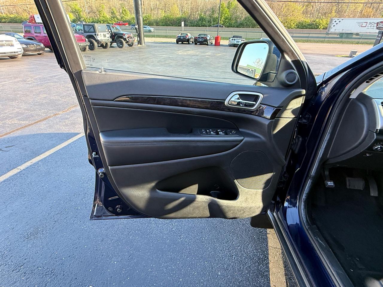 Jeep Grand Cherokee 4WD 4dr Laredo 2012