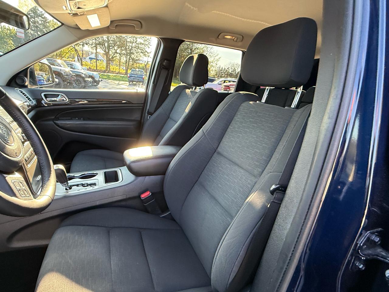 Jeep Grand Cherokee 4WD 4dr Laredo 2012