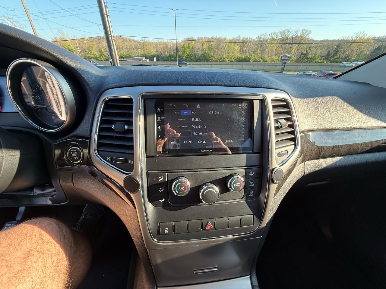 Jeep Grand Cherokee 4WD 4dr Laredo 2012