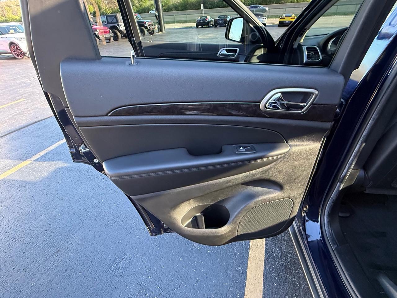 Jeep Grand Cherokee 4WD 4dr Laredo 2012