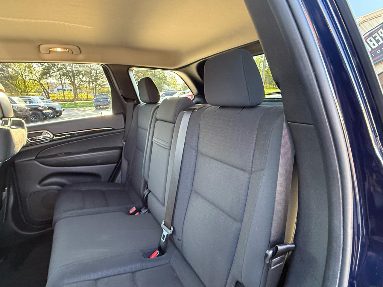 Jeep Grand Cherokee 4WD 4dr Laredo 2012