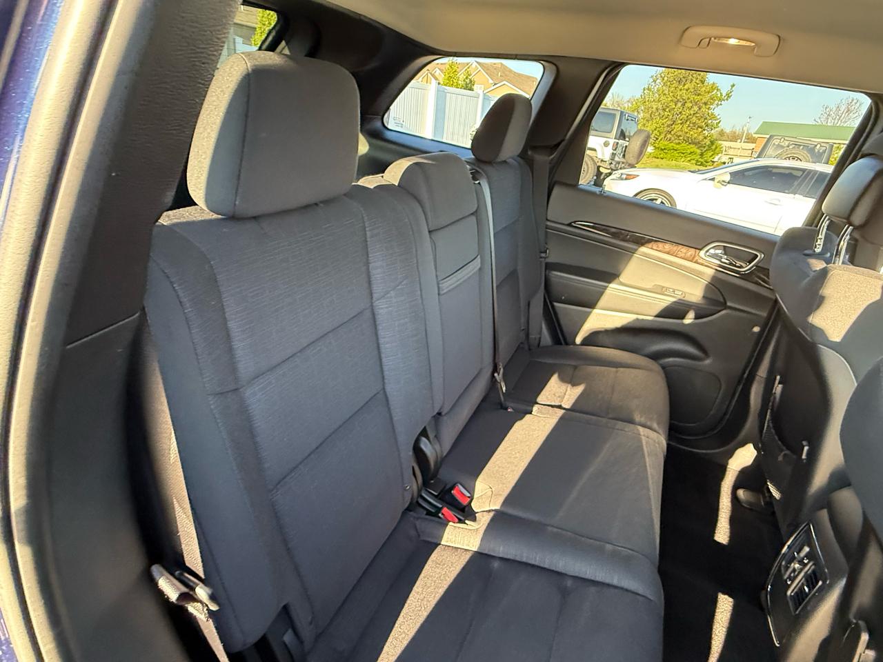 Jeep Grand Cherokee 4WD 4dr Laredo 2012