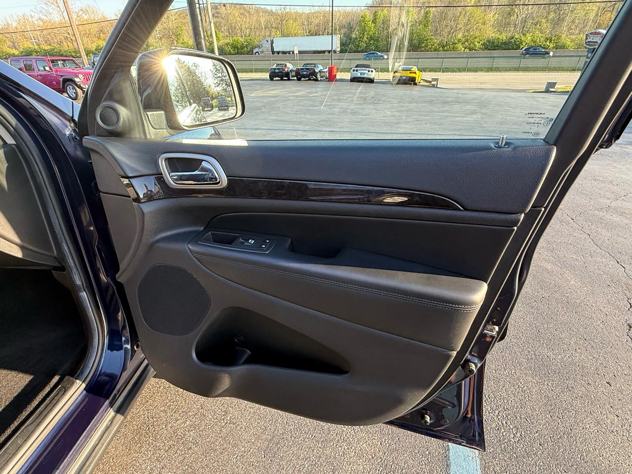 Jeep Grand Cherokee 4WD 4dr Laredo 2012