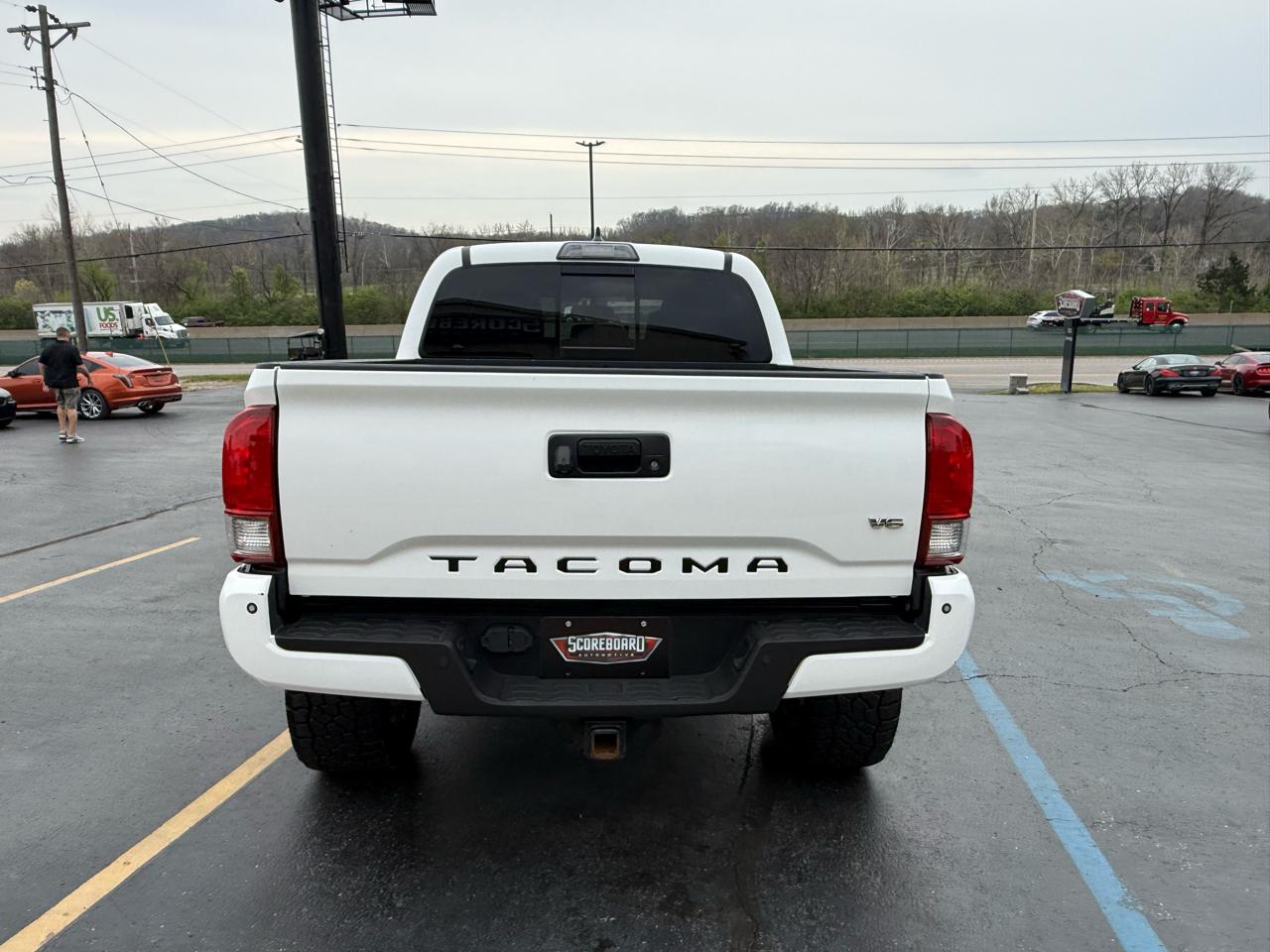 Toyota Tacoma SR5 Double Cab 5' Bed V6 4x4 AT (Natl) 2017