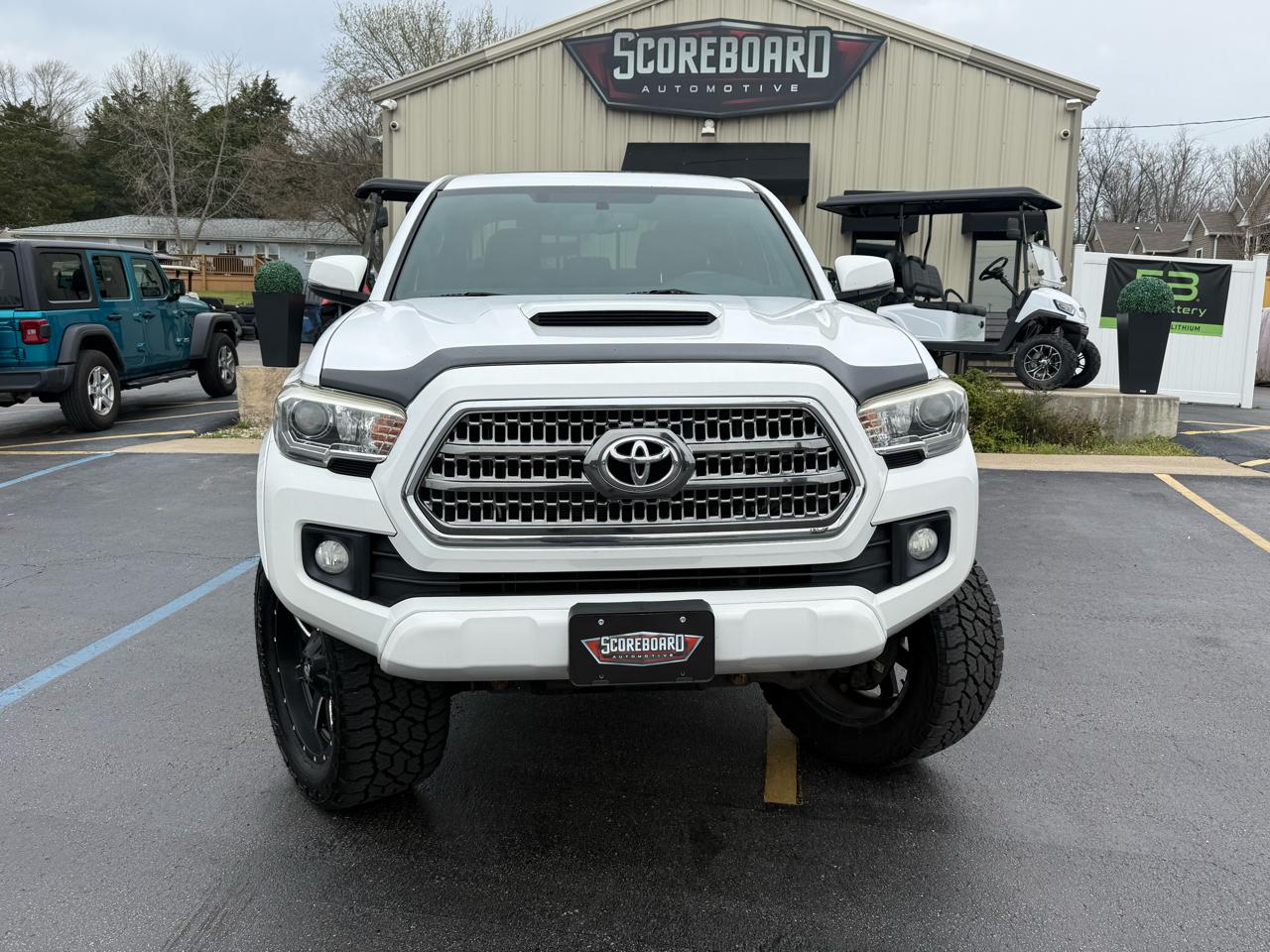 Toyota Tacoma SR5 Double Cab 5' Bed V6 4x4 AT (Natl) 2017