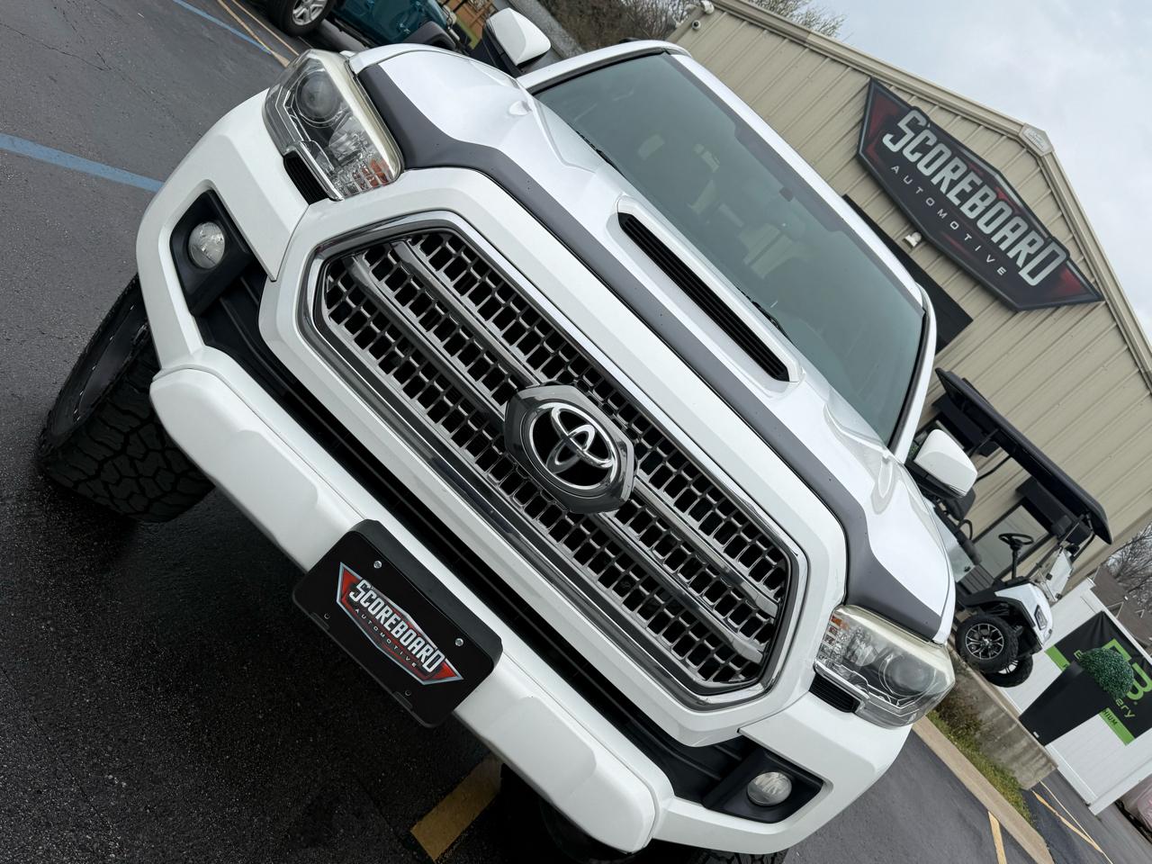 Toyota Tacoma SR5 Double Cab 5' Bed V6 4x4 AT (Natl) 2017