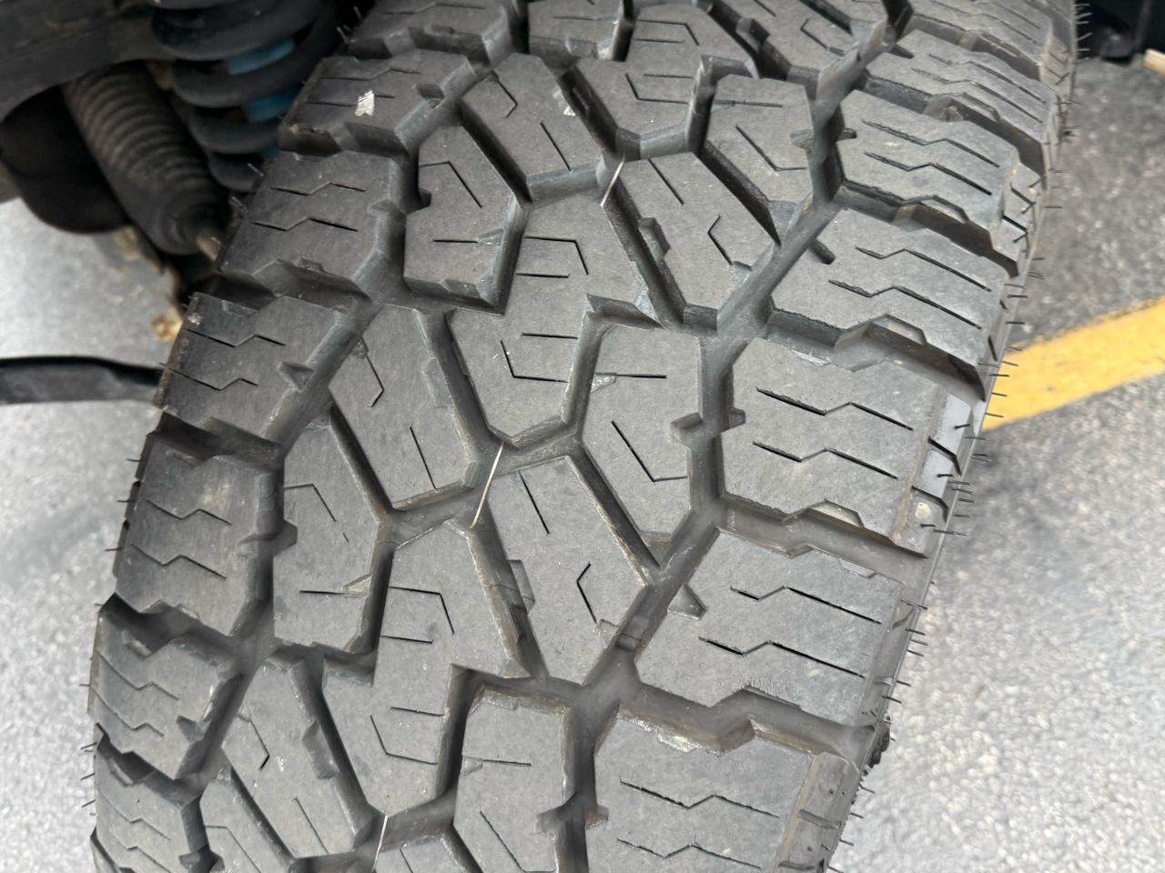 Toyota Tacoma SR5 Double Cab 5' Bed V6 4x4 AT (Natl) 2017