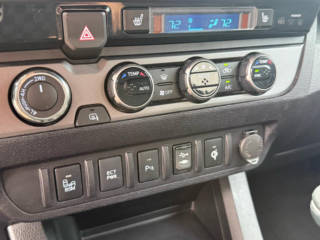 Toyota Tacoma SR5 Double Cab 5' Bed V6 4x4 AT (Natl) 2017