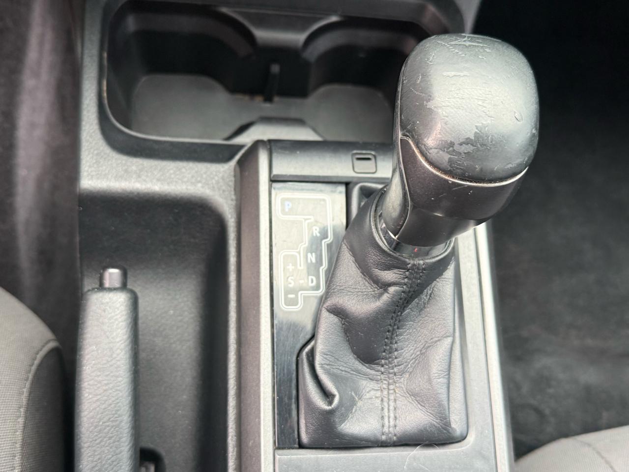 Toyota Tacoma SR5 Double Cab 5' Bed V6 4x4 AT (Natl) 2017