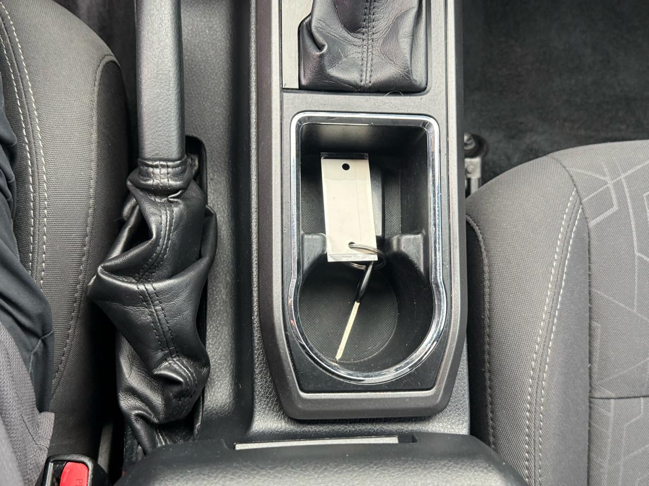 Toyota Tacoma SR5 Double Cab 5' Bed V6 4x4 AT (Natl) 2017