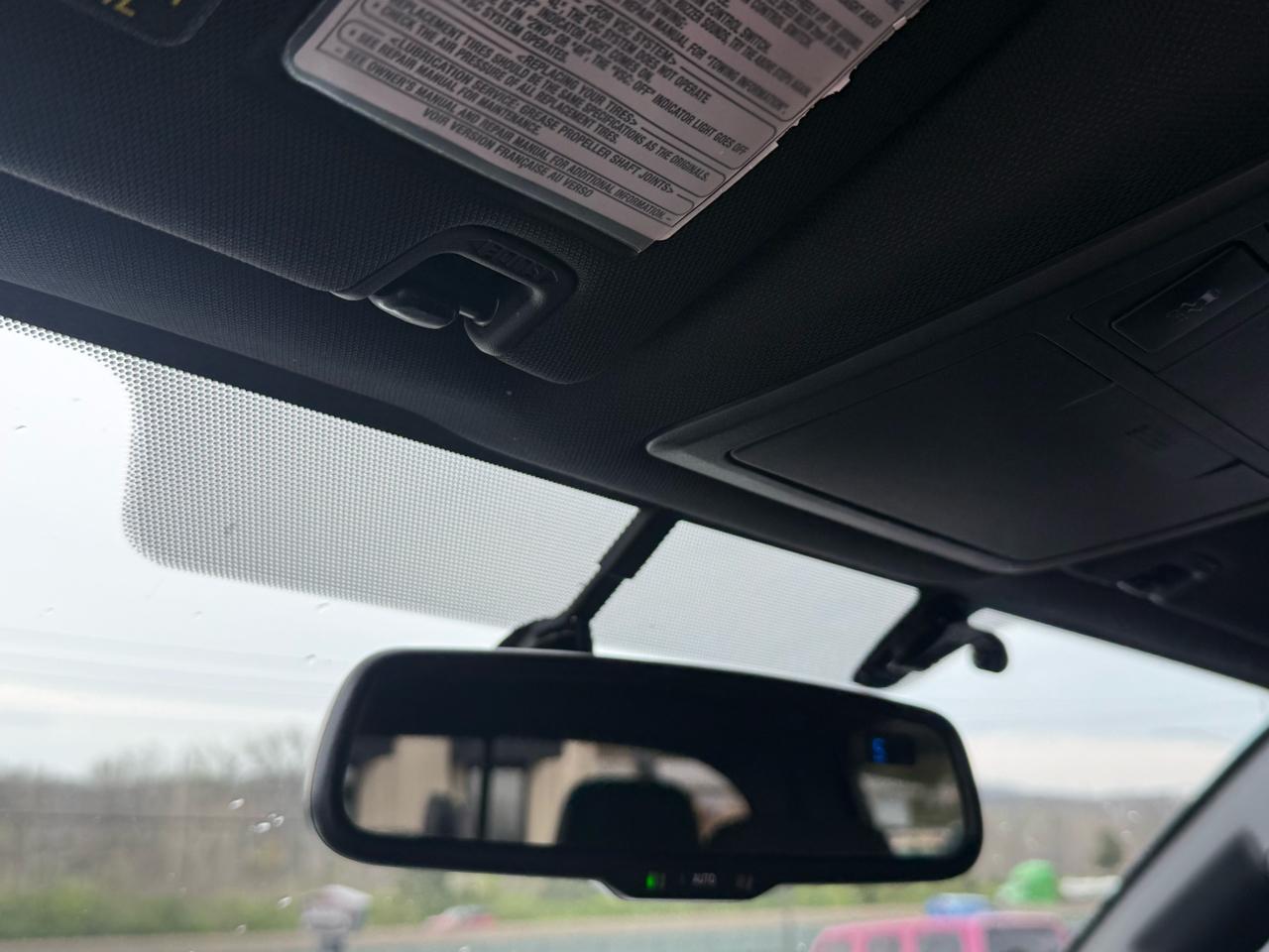 Toyota Tacoma SR5 Double Cab 5' Bed V6 4x4 AT (Natl) 2017