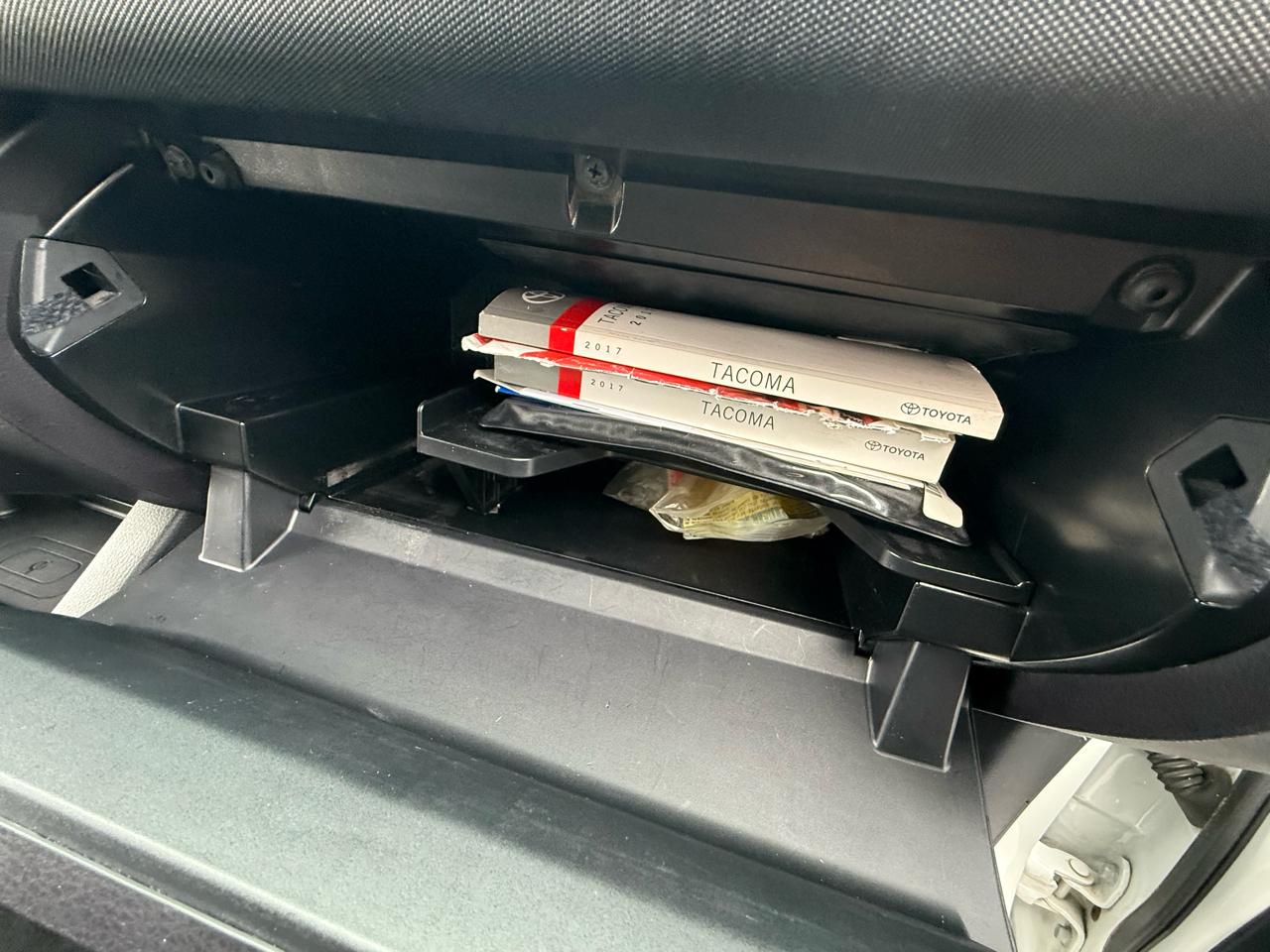 Toyota Tacoma SR5 Double Cab 5' Bed V6 4x4 AT (Natl) 2017