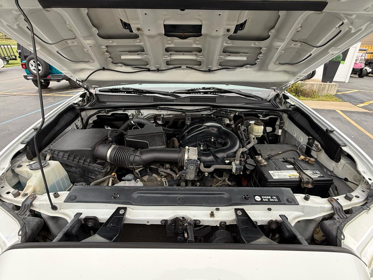 Toyota Tacoma SR5 Double Cab 5' Bed V6 4x4 AT (Natl) 2017