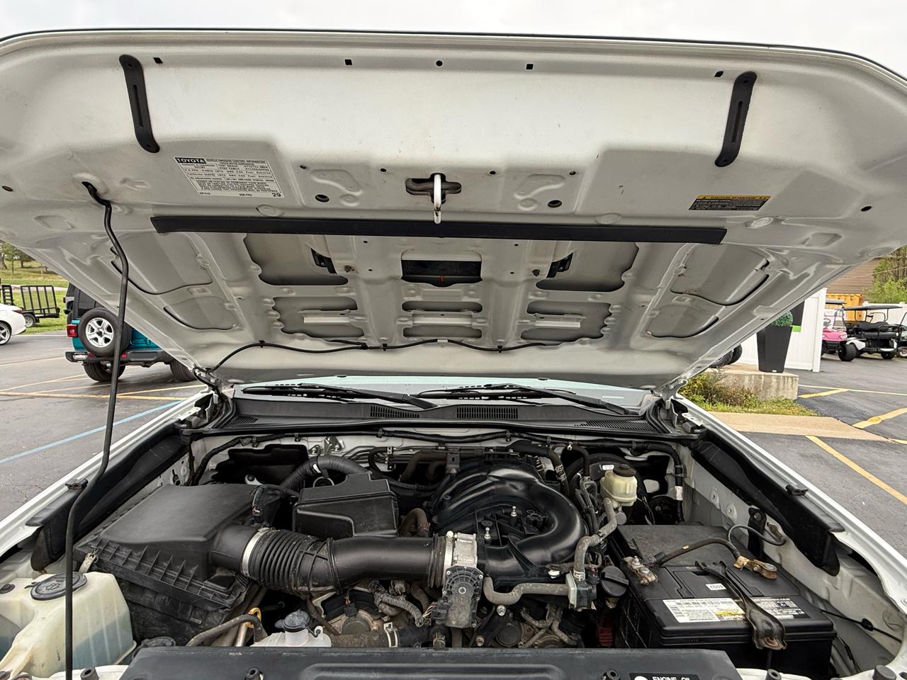 Toyota Tacoma SR5 Double Cab 5' Bed V6 4x4 AT (Natl) 2017