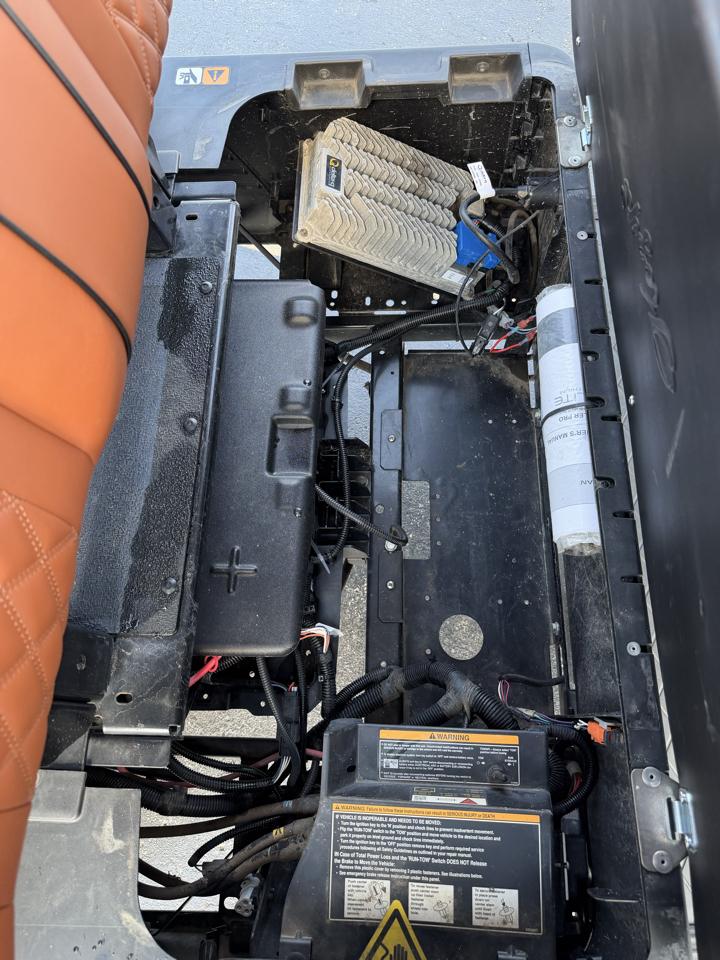 Cushman Hauler  2023