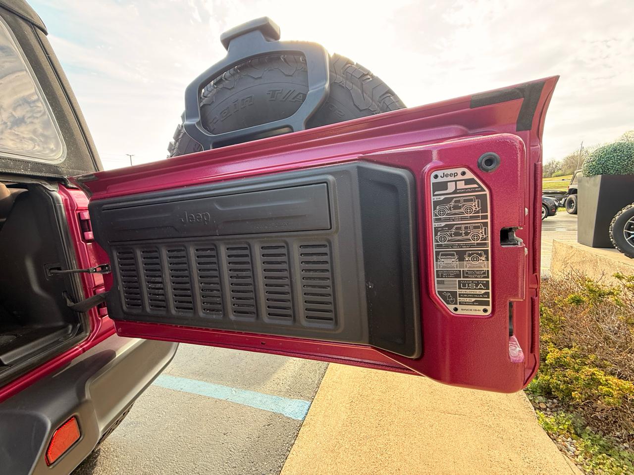 Jeep Wrangler Willys 4 Door 4x4 2024