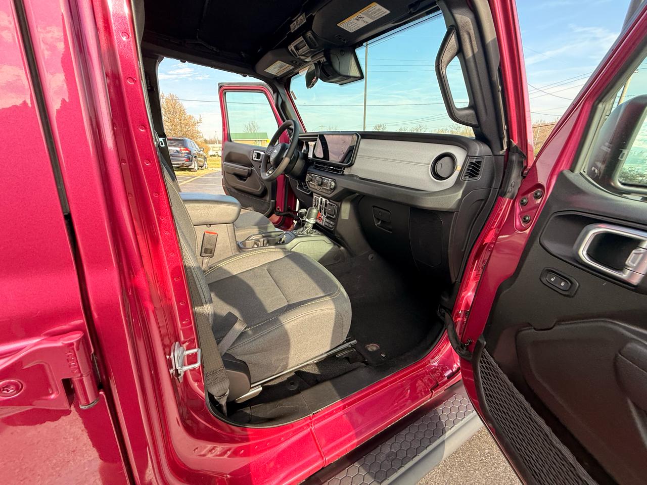 Jeep Wrangler Willys 4 Door 4x4 2024