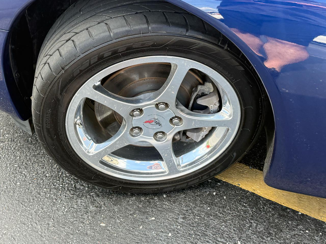 Chevrolet Corvette 2D Convertible 2004