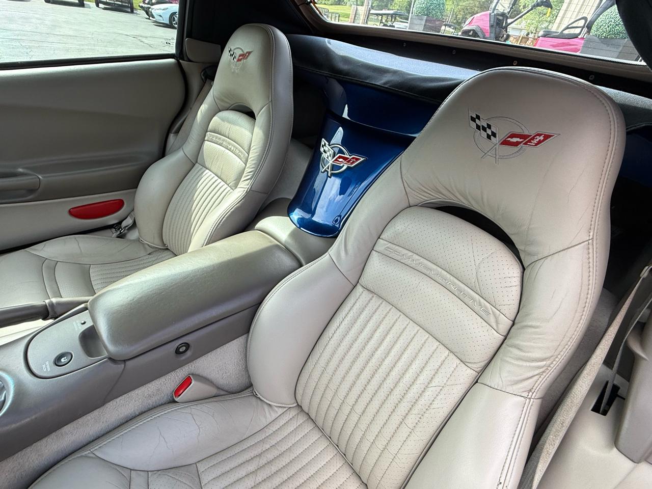 Chevrolet Corvette 2D Convertible 2004