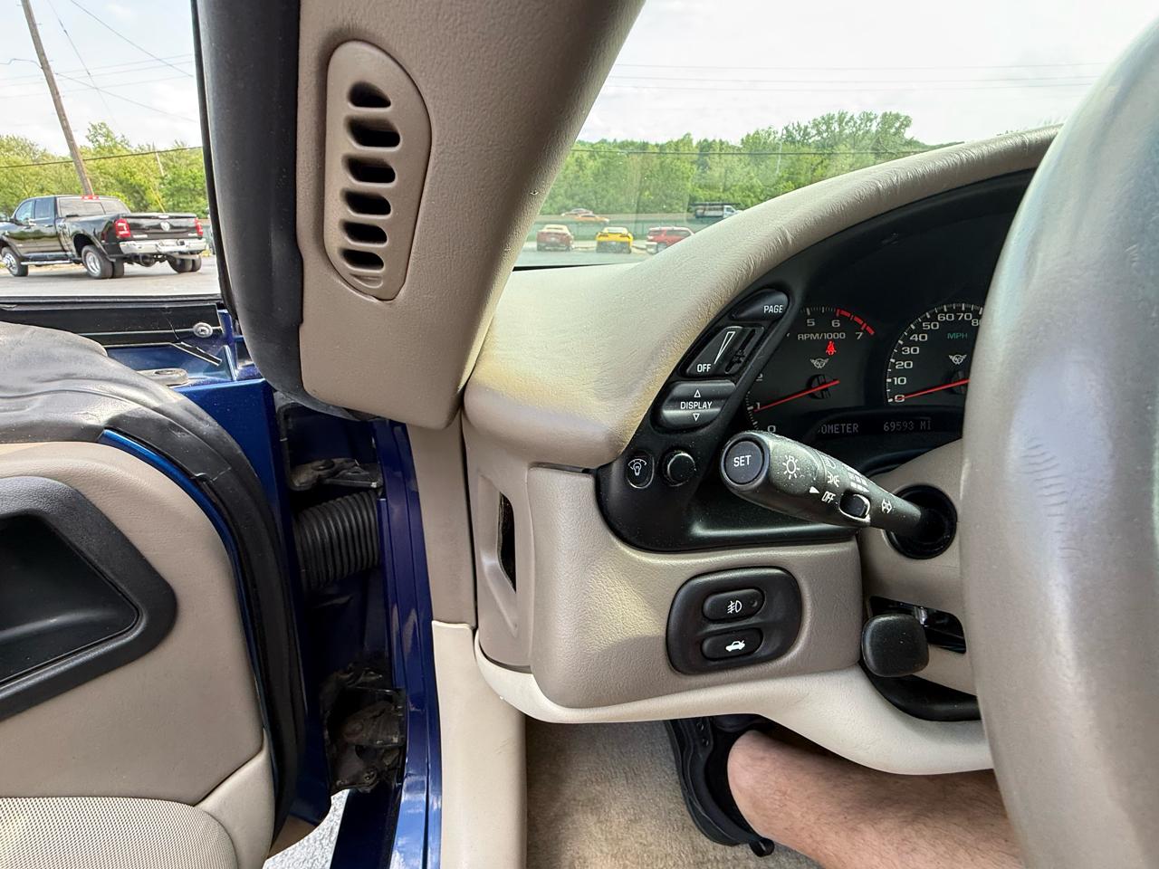 Chevrolet Corvette 2D Convertible 2004