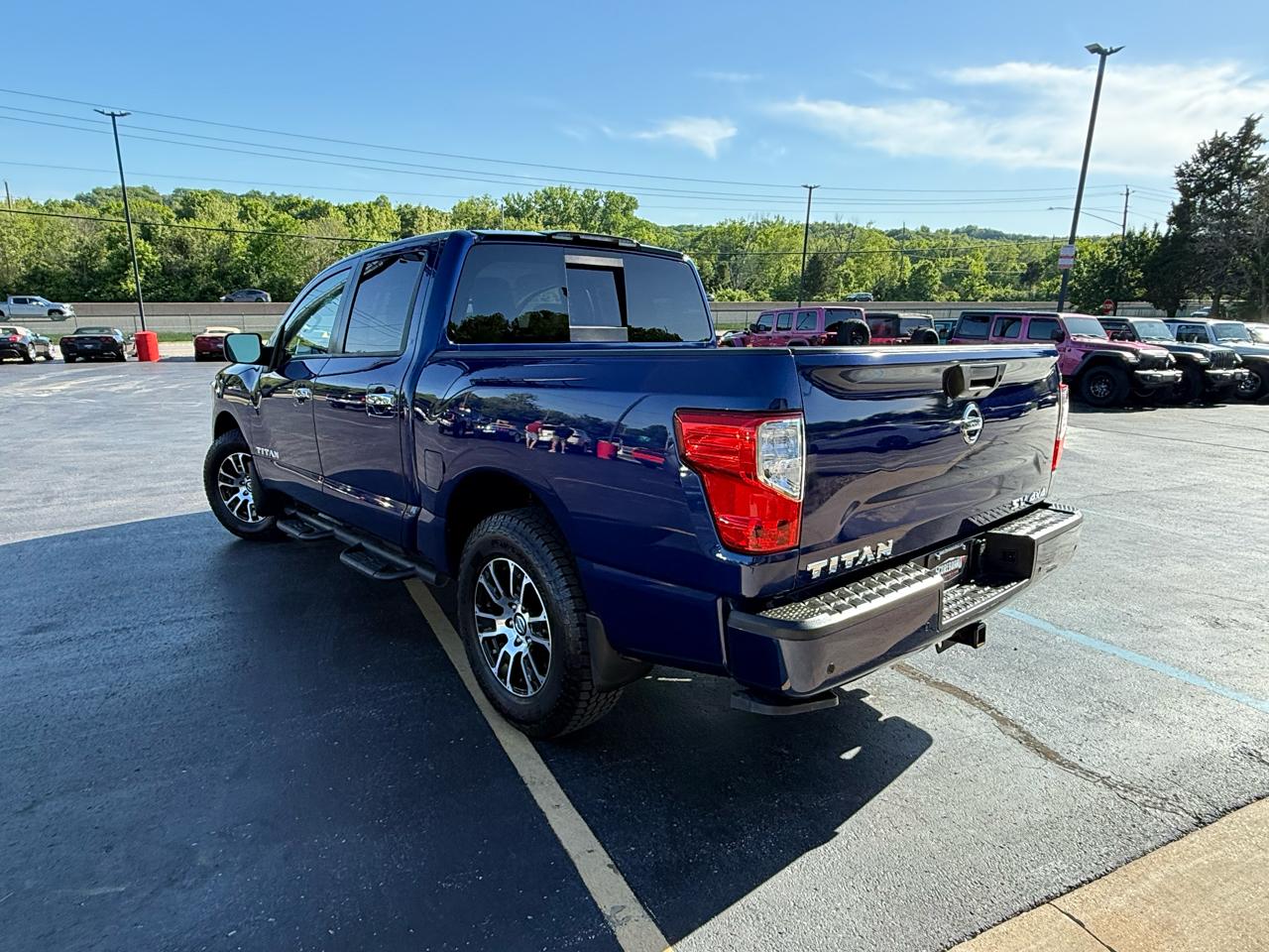 Nissan Titan 4x4 Crew Cab SV 2021