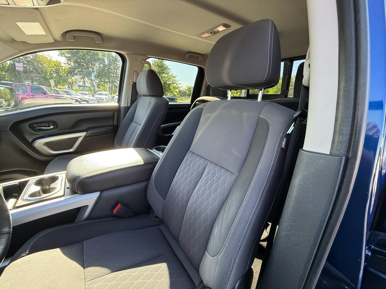 Nissan Titan 4x4 Crew Cab SV 2021