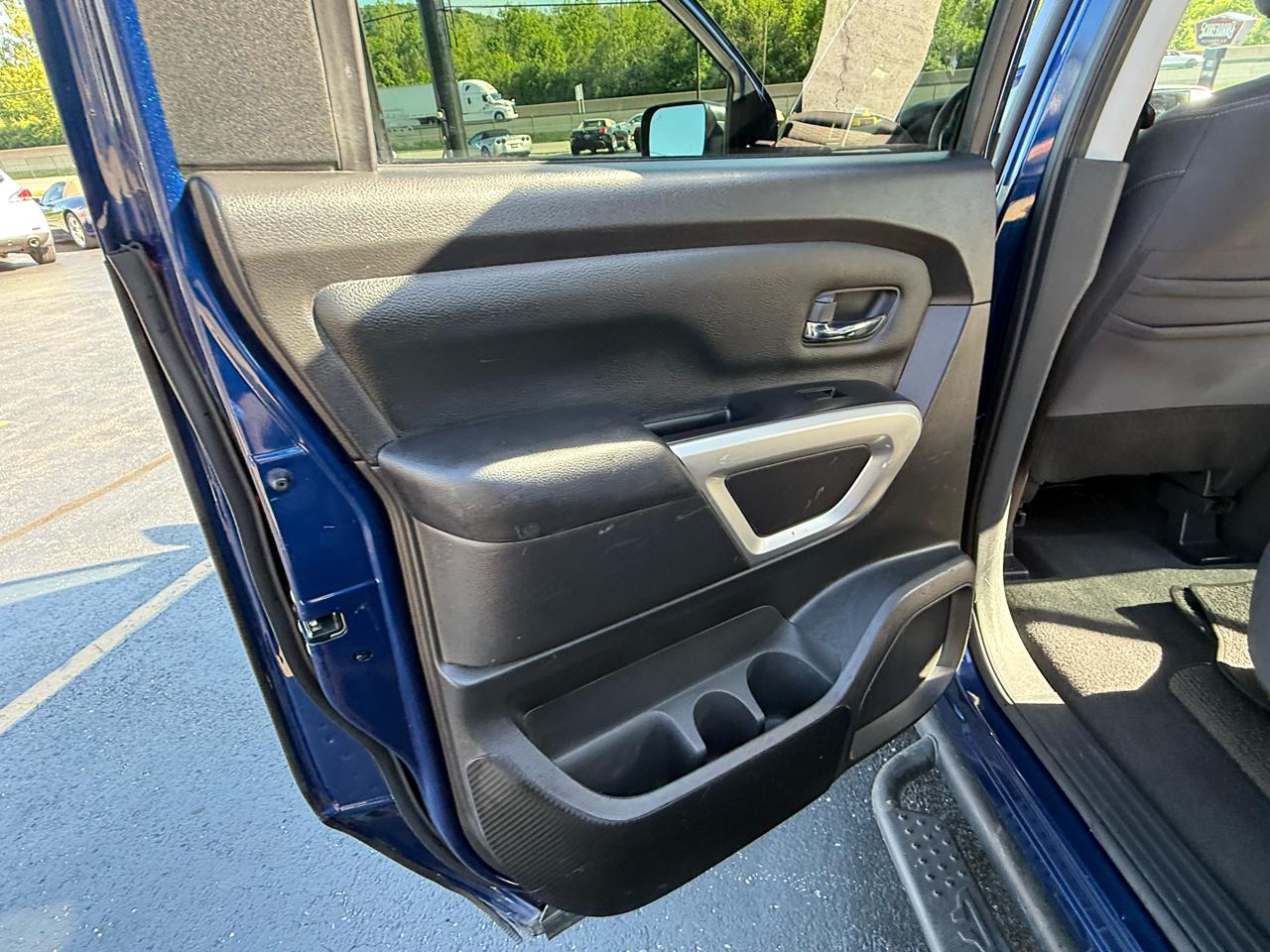 Nissan Titan 4x4 Crew Cab SV 2021
