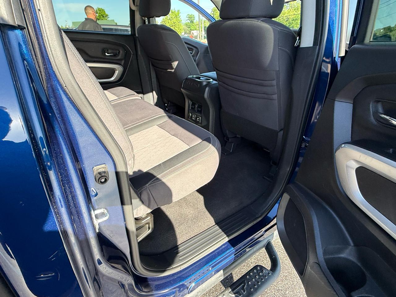 Nissan Titan 4x4 Crew Cab SV 2021