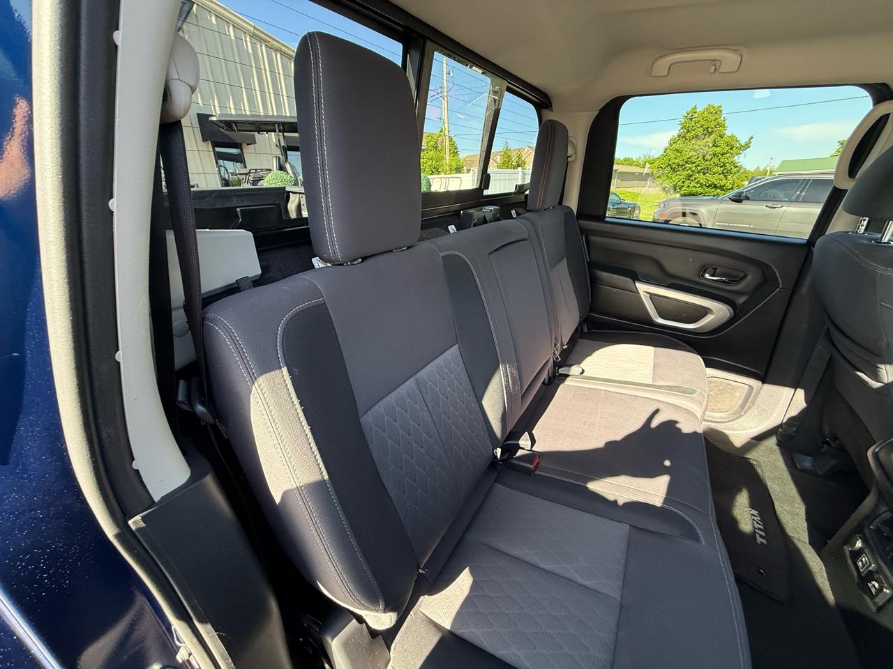Nissan Titan 4x4 Crew Cab SV 2021